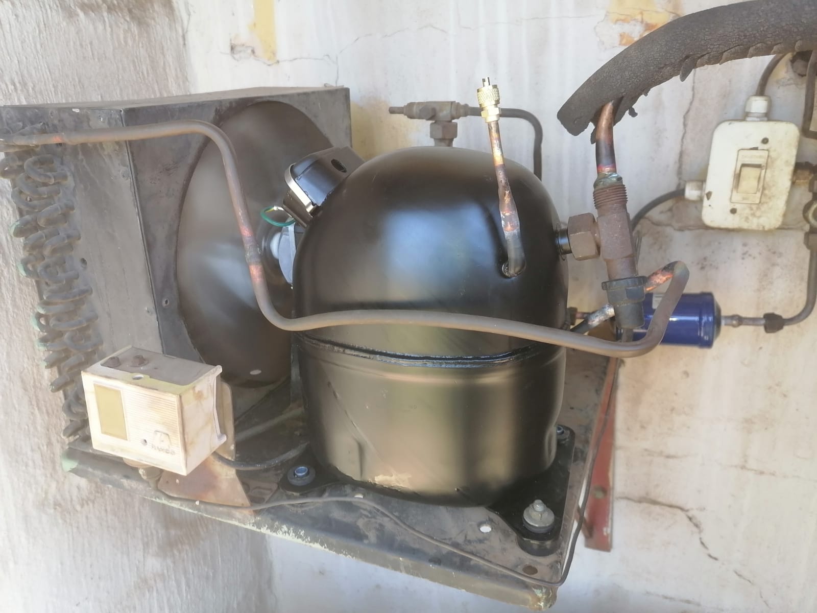 Industrial refrigeration unit installation